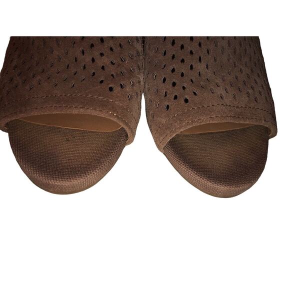 Franco Sarto Suede Leather‎ Wedge Sandals Perforated Taupe Ankle Strap - Picture 7 of 8